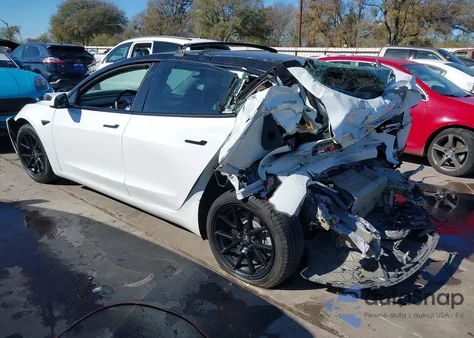 2022 Tesla Model 3 Long Range Dual Motor All-Wheel Drive z USA, uszkodzony, nr VIN 5YJ3E1EBXNF171796